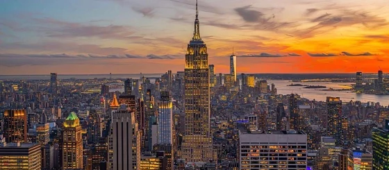 Skyline de Nueva York al atardecer con el Empire State